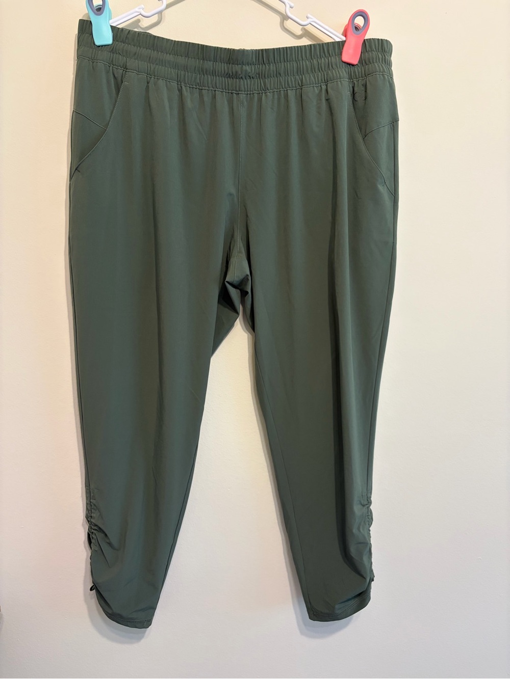 CALIA by Carrie Underwood Olive Green Athletic Joggers